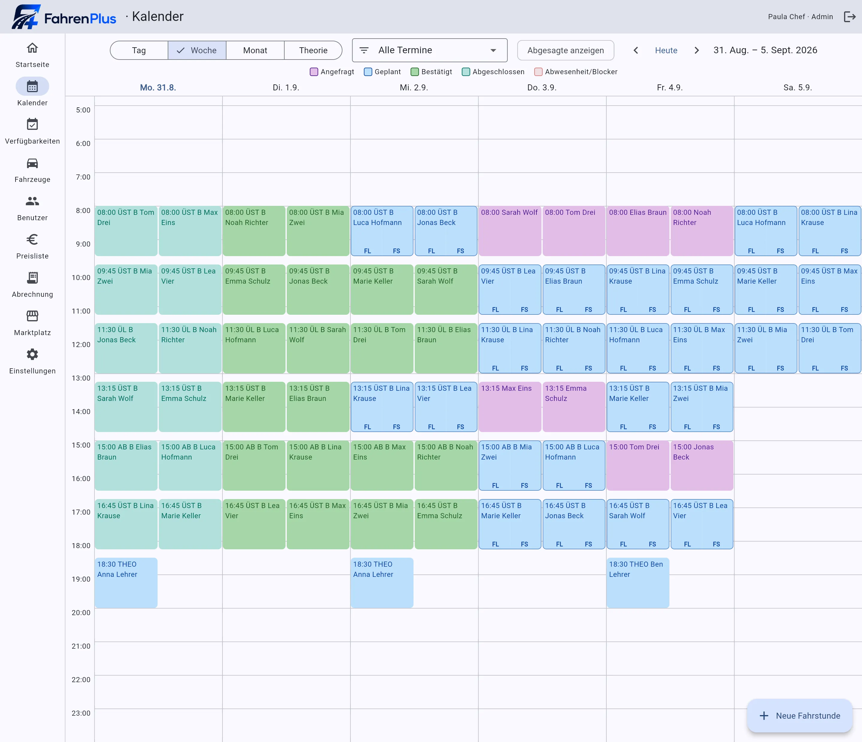 Wochenkalender in FahrenPlus mit Fahrstunden, offenen Anfragen und Theorieunterricht